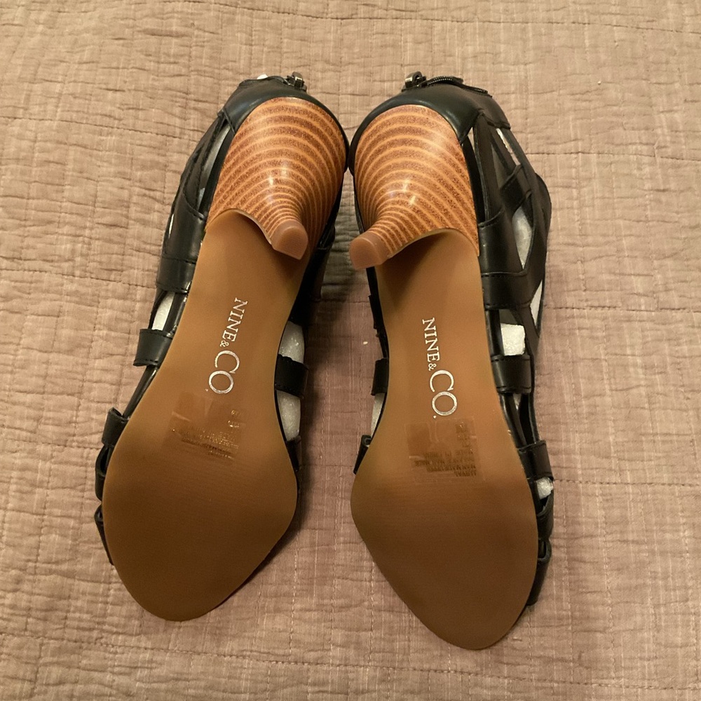 Sandals Nine & Co. - Picture 3 of 3